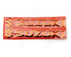 Наклейка   буквы   SUZUKI   (20х6см, 2шт, красные)   (#4752)